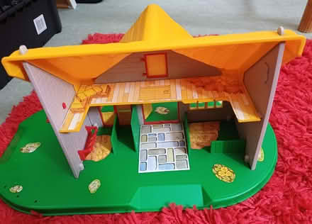 Photo of free Vintage plastic toy farm stable (Bilton CV22) #2