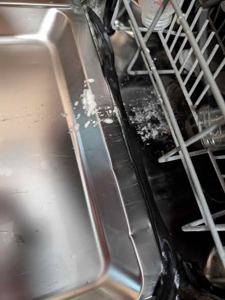 Photo of free Hotpoint slimline dishwasher (Netley Abbey SO31) #2