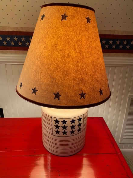 Photo of free Americana-style lamp (West Laurel) #2