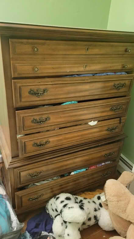 Photo of free desk and dresser (Spring City) #2