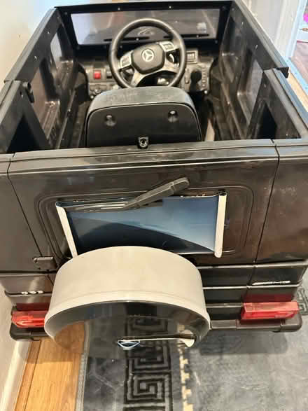 Photo of free Mercedes kids car (L30) #4