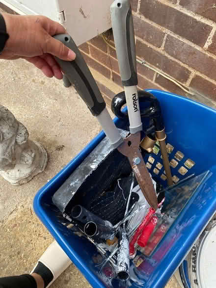 Photo of free Paint and cutters (Datchworth) #2