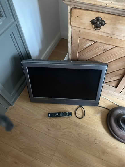 Photo of free Sony tv (Leigh on sea SS9) #1
