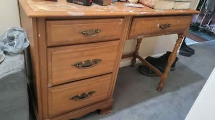 Photo of free desk and dresser (Spring City) #1