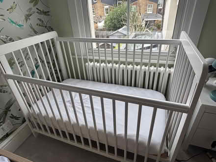 Photo of free White Wooden Cot (Balham SW12) #1