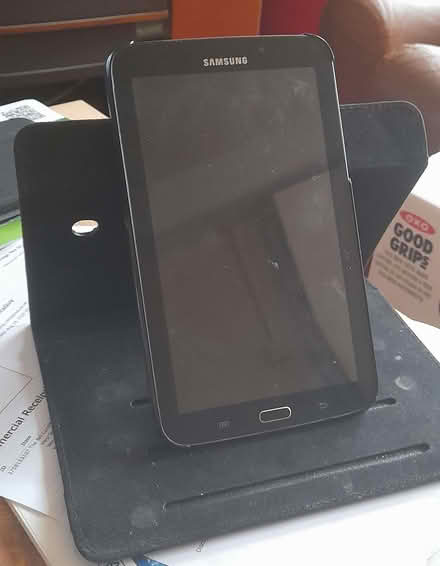 Photo of free 7 inch tablet case/stand and bluetooth keyboard (Central Blackburn BB1) #4