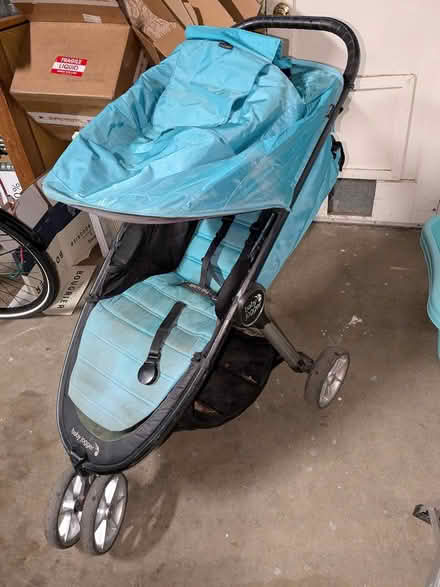 Photo of free Stroller with rain cover (Cherry Chase) #2