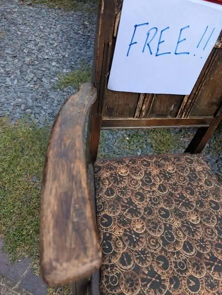 Photo of free Old chair for restoration? (Grangeway area NN10) #4