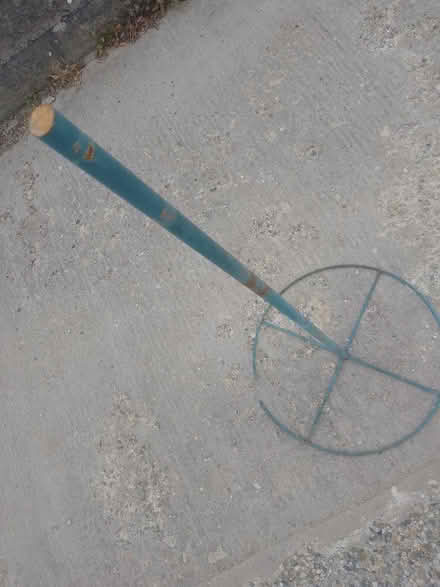 Photo of free One metal plant support (Harrogate. HG1.) #3
