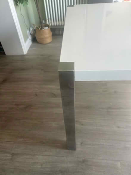 Photo of free White gloss table (Portchester fareham) #2