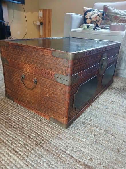 Photo of free Oriental trunk (TW12) #1
