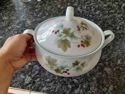 Photo of free lidded soup tureen with spout (MK41) #2