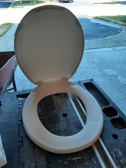 Photo of free Toilet seat (Kanata) #1