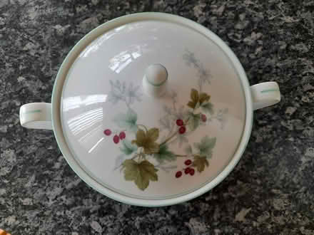 Photo of free lidded soup tureen with spout (MK41) #1