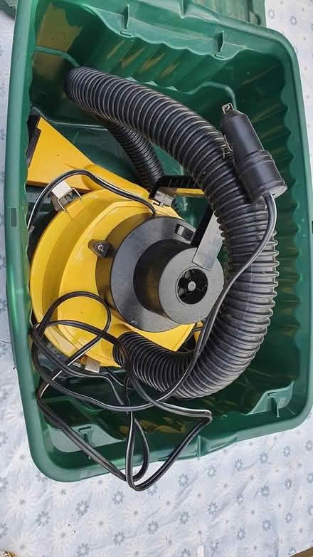 Photo of free 12volt car hoover (Chichester Lavant PO18) #1