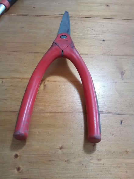 Photo of free Garden Shears (Catherine-de-Barnes B91) #2