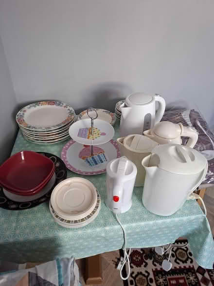 Photo of free Kettles, crockery kitchen items mix (Paignton TQ4) #1