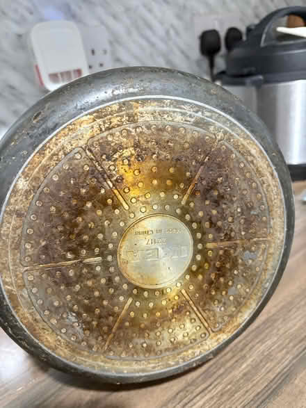 Photo of free Casserole Pot with Lid (DE22) #3