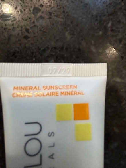 Photo of free Tinted mineral sunscreen (Ballard) #2