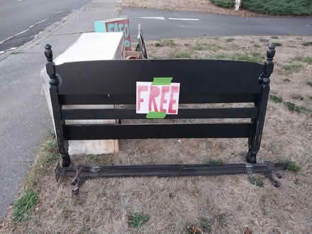 Photo of free bed head/foot board and adjs. rails (4120 6th Ave ne) #1