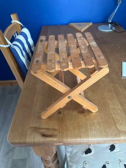 Photo of free V small folding table (Hayle TR27) #1