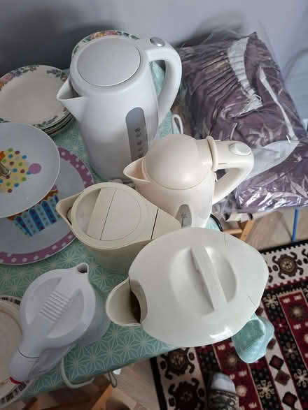 Photo of free Kettles, crockery kitchen items mix (Paignton TQ4) #2