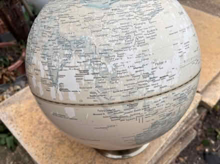 Photo of free Large globe - 40cm diameter (Lemsford AL8) #4