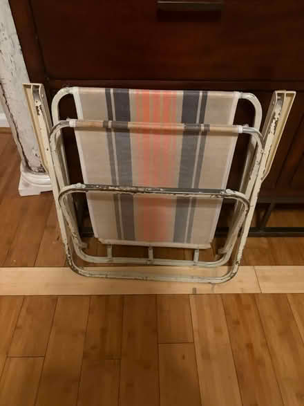 Photo of free 19070s….ish beach chair (Woodstock) #2