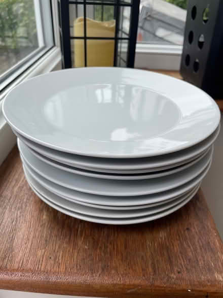 Photo of free White side plates (L37) #1