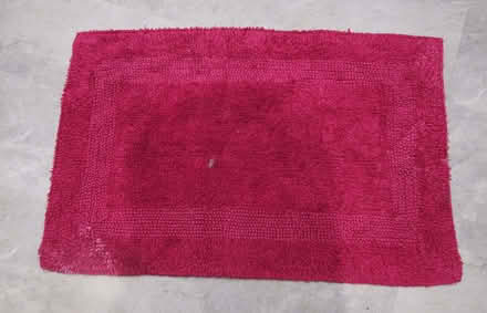 Photo of free bath mat (Oakwood LS8) #1