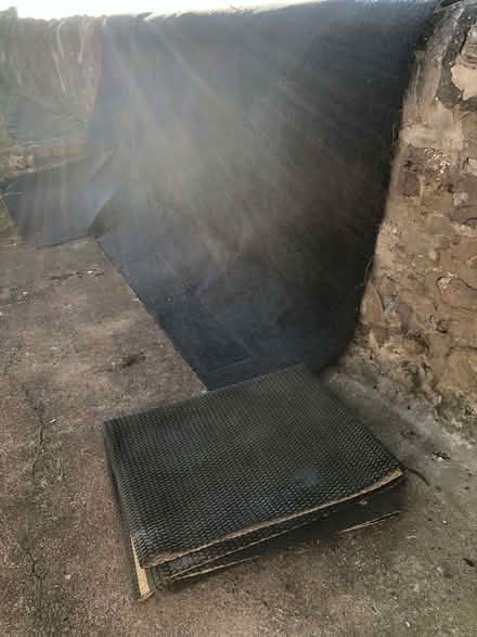 Photo of free Dark blue carpet in decent condition, with underlay (St Monans KY10) #2