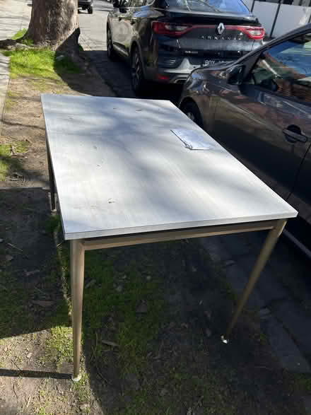 Photo of free Table (Southeastern suburbs) #1