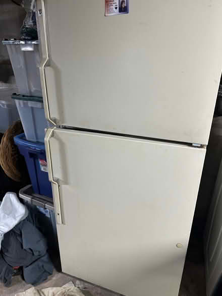 Photo of free GE Refrigerator (Hamden CT) #1