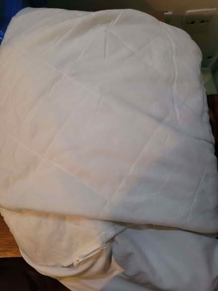 Photo of free Mattress topper, kingsize (Wollaton NG9) #2