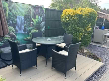 Photo of free Rattan table and chairs (West horndon) #1