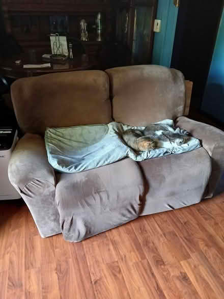Photo of free Dual recliner loveseat-power (Franklin township) #1