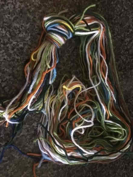 Photo of free pre-cut tapestry wool (Queens Park CM12) #1