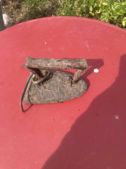 Photo of free Vintage hand-iron (Old Radnor LD8) #1