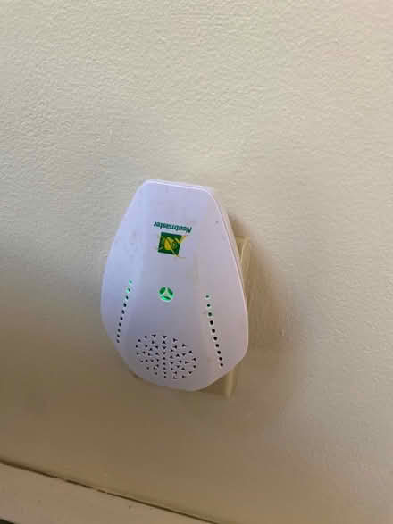 Photo of free Plug in pest repellent (Westbury NY) #1