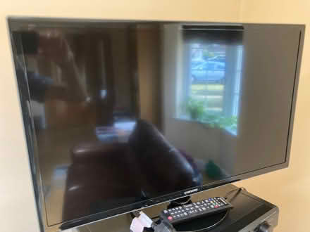 Photo of free Samsung UE28F4000AW 28” LED TV (Stock CM4) #1