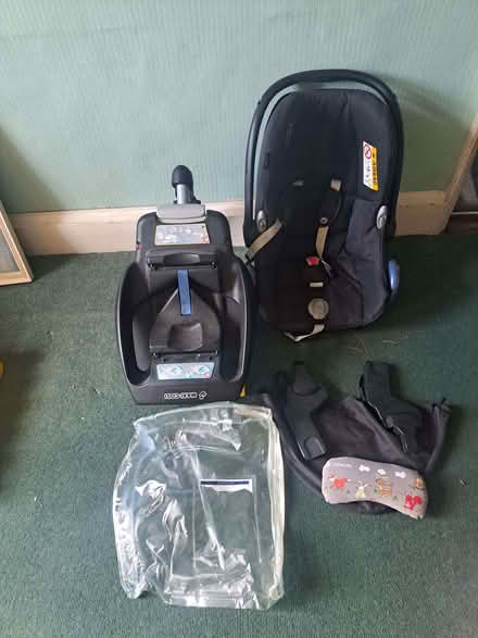 Photo of free Maxi-cosi child car seating system. (Penrith CA11) #1