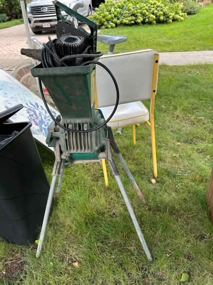 Photo of free Stuff (22 W305 McCarron Glen Ellyn.) #2
