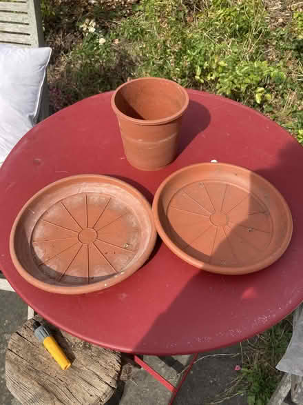 Photo of free Small plant pot and 2 bases (Old Radnor LD8) #1
