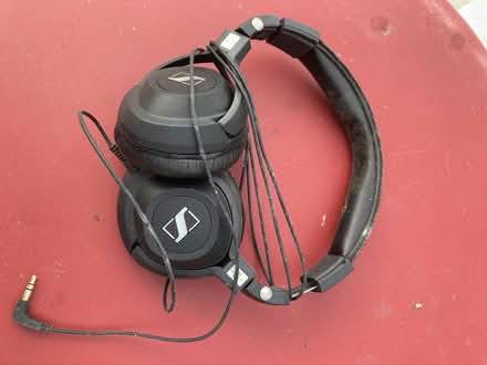 Photo of free Noise cancelling headphones (Old Radnor LD8) #1