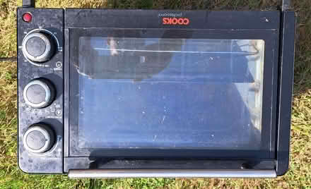 Photo of free Counter top mini oven (Boarhunt PO17) #3
