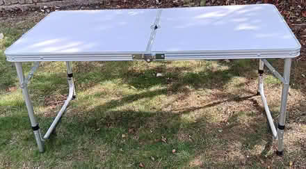 Photo of free foldaway table (Bussage GL6) #3
