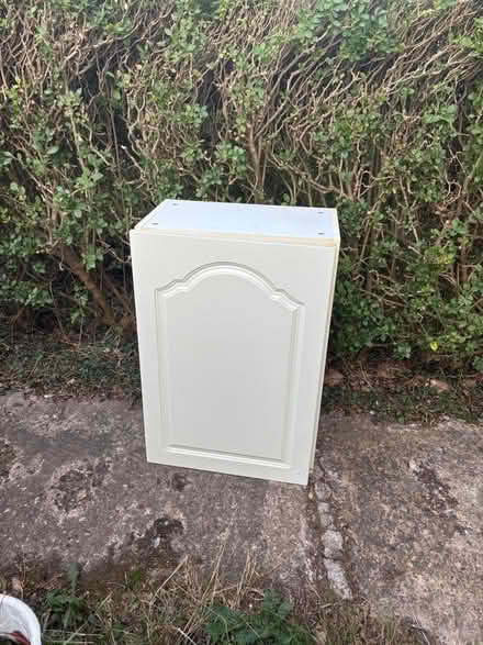 Photo of free Kitchen wall cabinet with door- 50 x 74 x 30 cm (W/H/L) (Lemsford AL8) #2