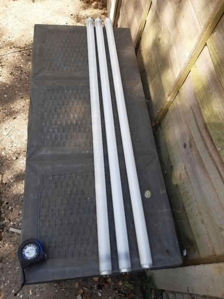 Photo of free 3 x 40w 4ft fluorescent tubes (Yaxley) #1