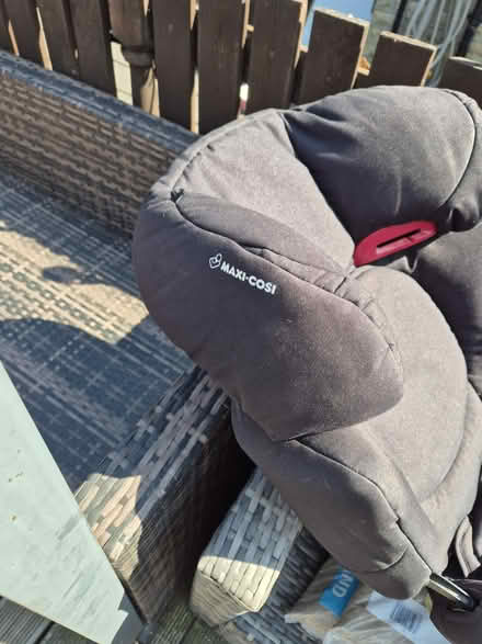 Photo of free car seat #2 (HD6 brighouse) #3