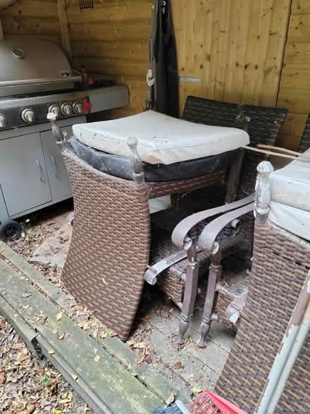 Photo of free Firepit and chairs (Winnersh RG41) #2